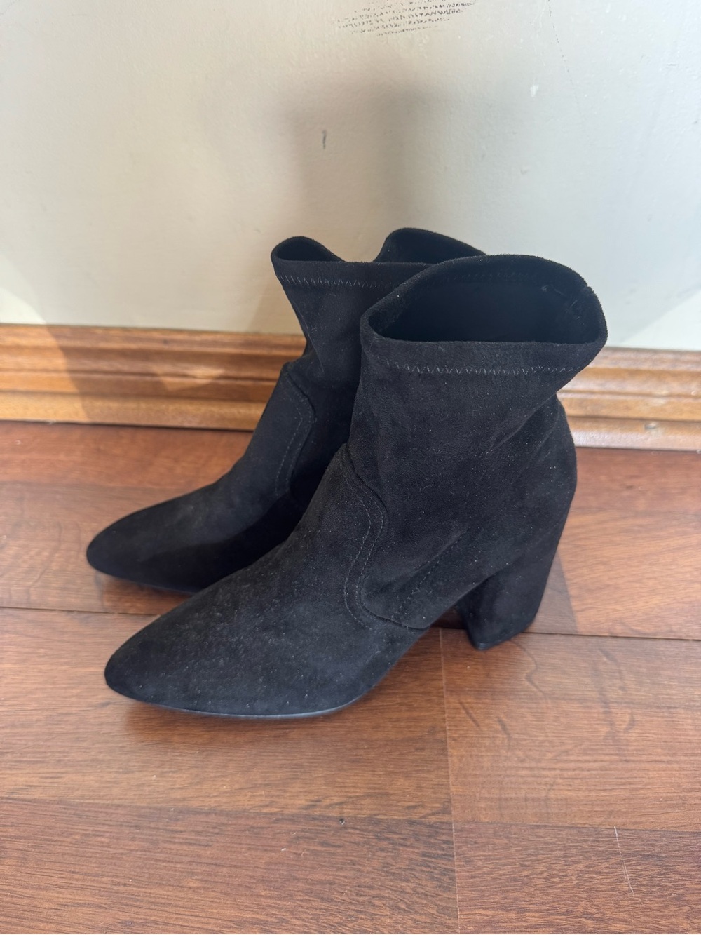 Black Suede Block Heel Ankle Boots 🖤🖤✨